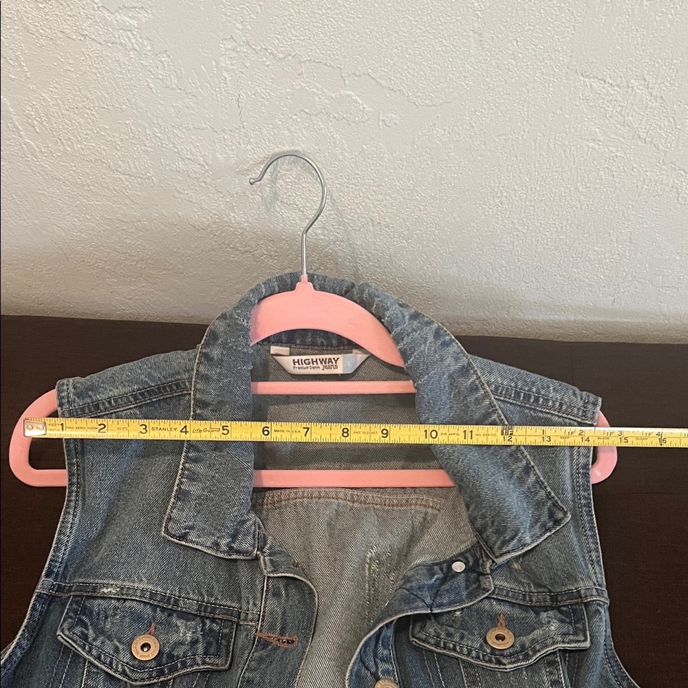 Women Denim Vest with Embroidered Patch Sew On WHT Art Horse Logo ( L) Cropped - Picture 6 of 14
